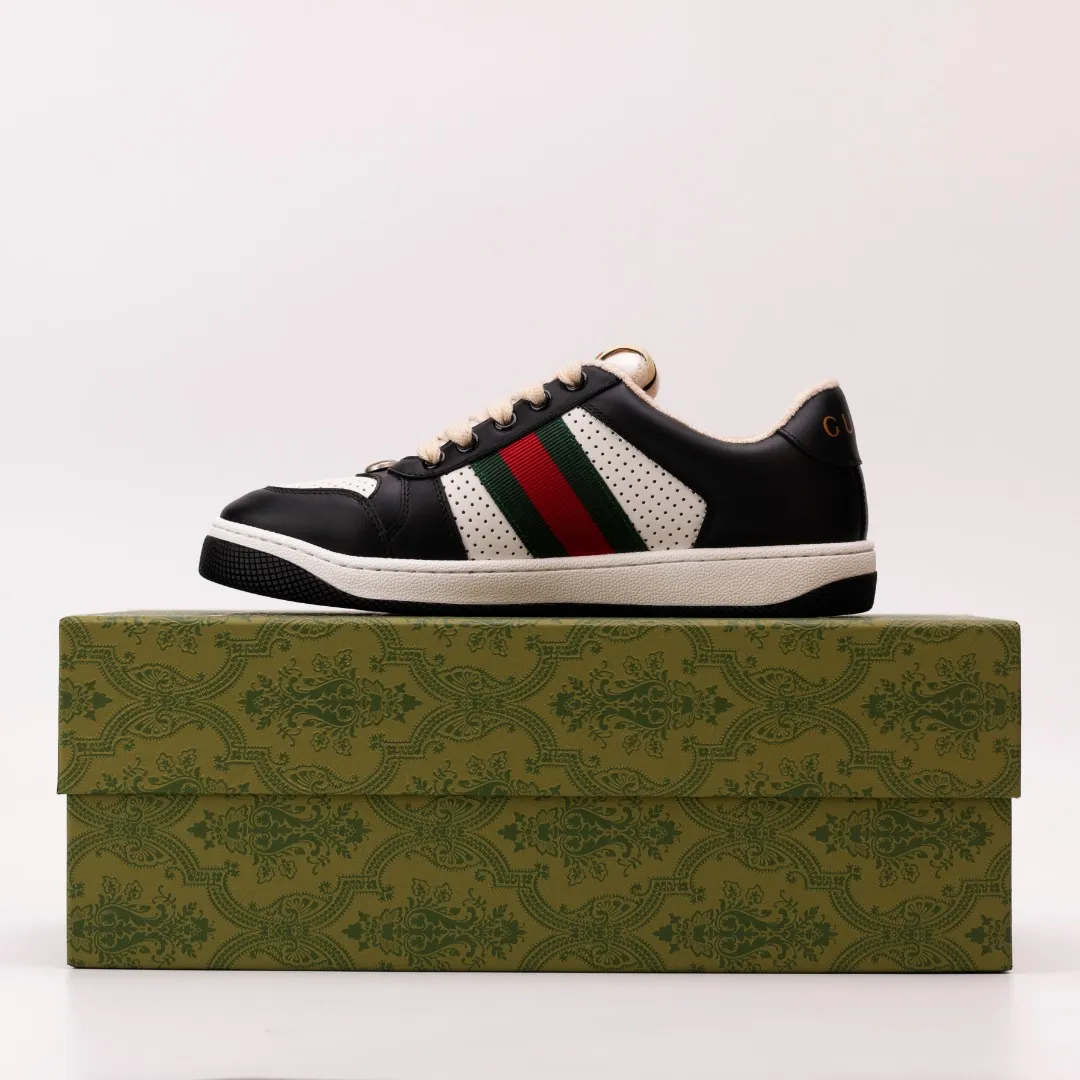 Factory price 580 [Higher version] GUCCI casual sports distressed small dirty shoes, polished cowhide fabric, hand-made distressed effect!  Original terry cloth, delicate, soft, comfortable and breathable. Privately molded steel-stamped two-color original TPU outsole (lower layer is wider, upper layer is narrower) to differentiate the wrong version of the outsole in the market. Fabric, material, outsole, detail comparison SIZE: 34-41, 38-45 regular size (women's 34, 41, men's 38, 45 customized, non-returnable and non-exchangeable) (women's colors and men's models need to be customized)